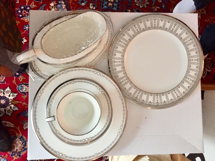 Noritake Pearl Luxe