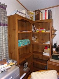 Two very nice and sturdy book shelves.