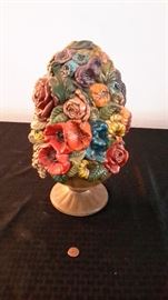 Vintage Holland Mold floral piece.