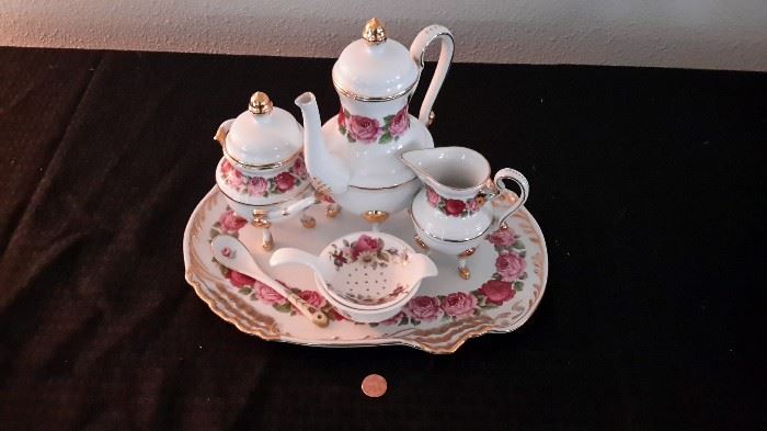 Allyn Nelson Collection tea set. Precious!