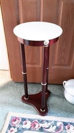 Very pretty marble top accent table, 12" round and 26 1/2" tall.