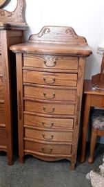 Vintage-look 7 drawer dresser. Matches 5 drawer dresser with mirror and 6 drawer dresser with tri-fold mirror.