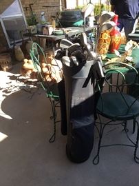 Set of women’s golf clubs