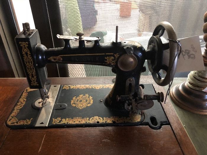 Singer machine