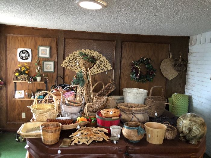 Nice assortment of basketware