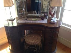 Kidney shape desk or vanity