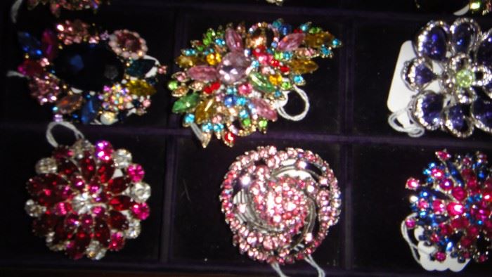 Vintage Costume Jewelry, :Pins, Brooches : Weiss, Eisenberg,  Lisner, and more 