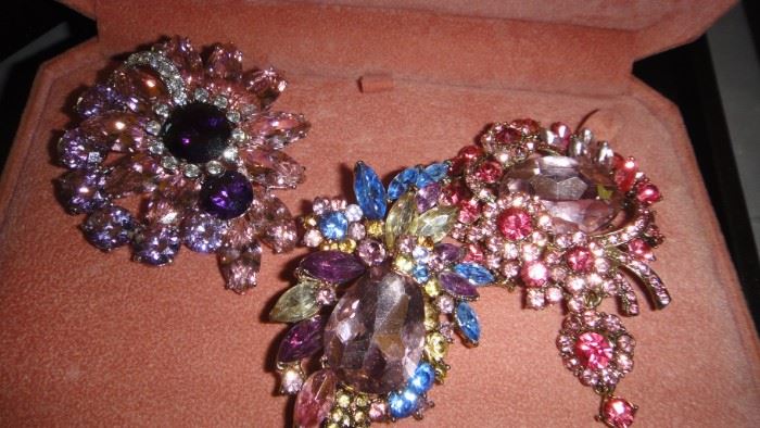 Vintage Costume Jewelry, :Pins, Brooches : Weiss, Eisenberg,  Lisner, and more 