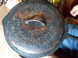 Lots Stove Of Waynesboro Skillet & Lid