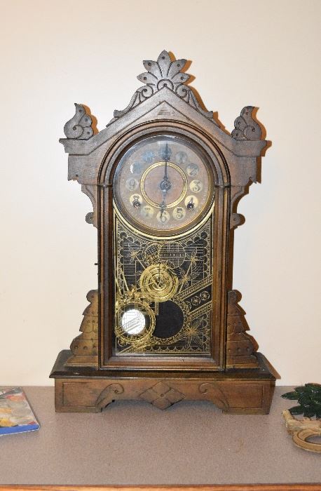 MANTEL CLOCK