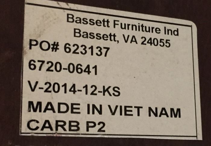* Bassett Furniture 6720-0641 Round Table $225