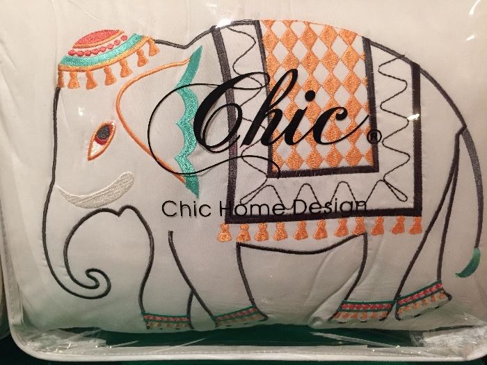 * Chic Queen Size Sets