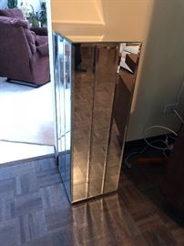 Mirrored stands- we have 4