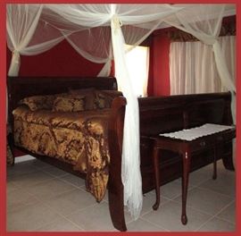 Very Nice King Size Sleigh Bed