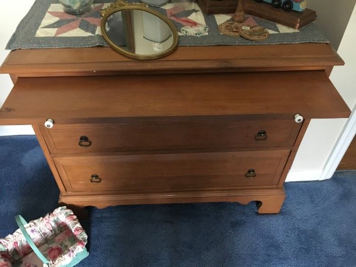 pull out top on dresser