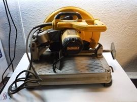 dewalt 14 Chop Saw with QUIKCHANGE Keyless Bl