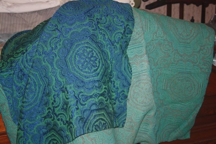 JACQUARD COVERLETT