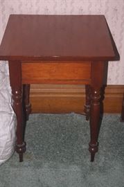 1 DRAWER SIDE TABLE