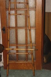 VINTAGE ART EASEL
