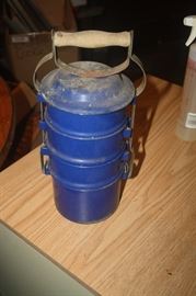 VINTAGE LUNCH PAIL