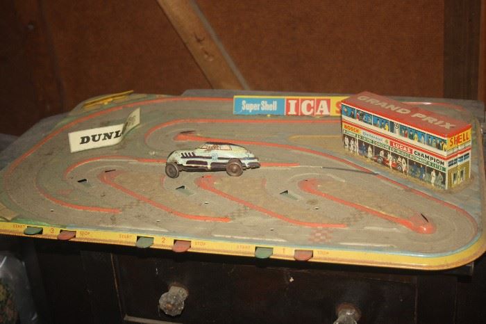 VINTAGE TOY