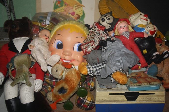LOADS OF VINTAGE STUFF TOYS