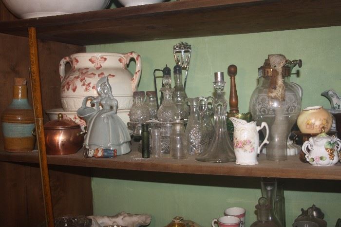 VINTAGE GLASS AND POTTERY