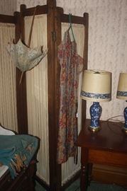 VINTAGE DRESSING SCREEN