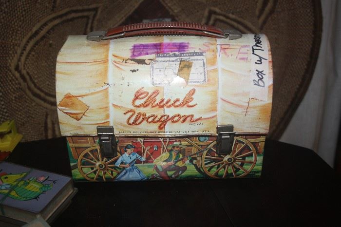 VINTAGE LUNCH BOX