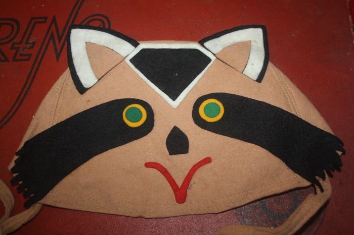 VINTAGE CHILD'S HAT