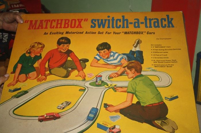 MATCHBOX SWITCH A TRACK ~ NEAR MINT WITH BOX AND CARS