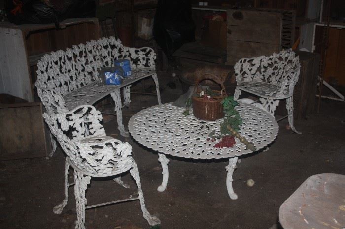 CAST IRON LAWN SET