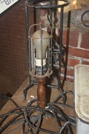 VINTAGE TROUBLE LIGHT