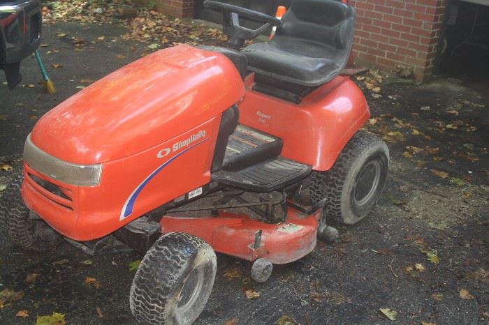 38 " CUT ~ KOHLER 15 HP ENGINE TRACTOR