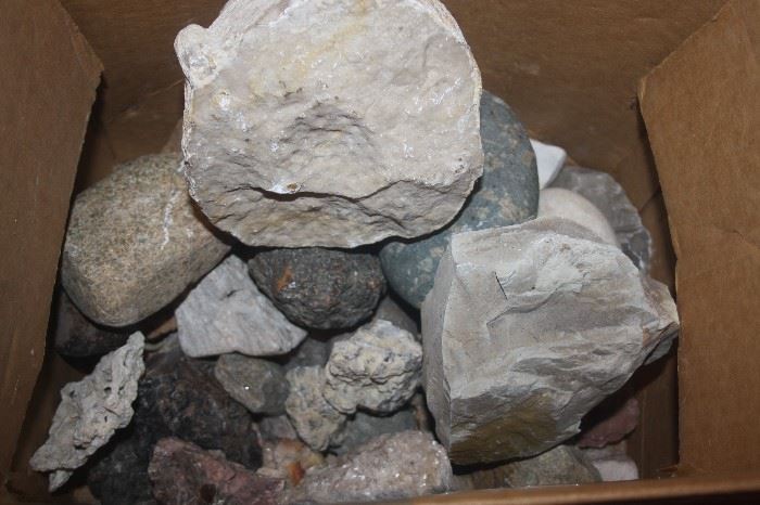 LOADS OF ROCKS + GEODES