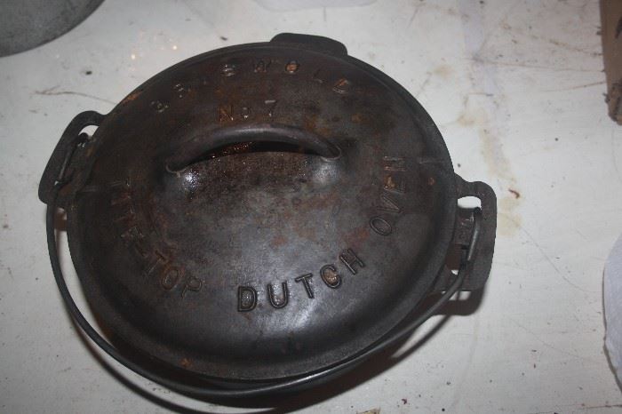 CAST IRON BEAN POT