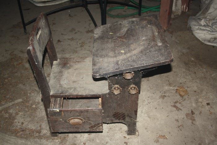 VINTAGE CHILDS SCHOOL DESK