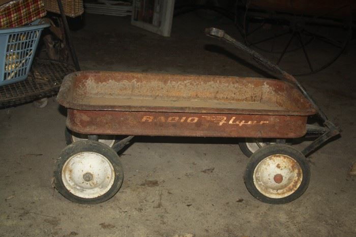 VINTAGE METAL RADIO FLYER WAGON