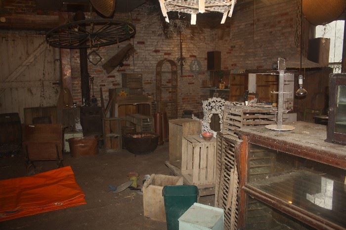 PRIMITIVES IN CARRIAGE HOUSE
