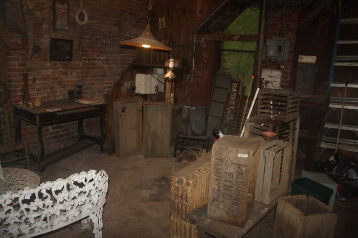 VINTAGE IN CARRIAGE HOUSE
