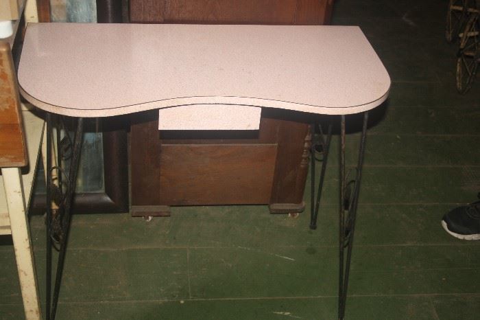 MCM DESK