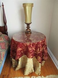ACCENT TABLE, LAMP