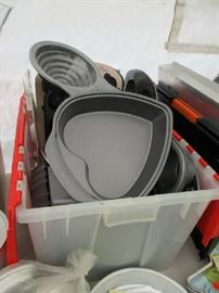 LIKE NEW BAKEWARE