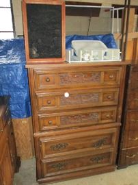 DRESSER