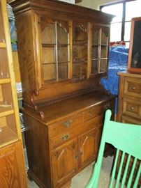 CHINA HUTCH