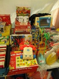 VINTAGE TOYS/GAMES