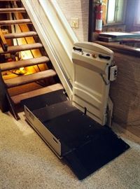 Savaria Concord Electric Wheel Chair Lift Model # ES-125, 450LB Capacity, 42" x 183", Includes Manuals, Motor And Circuit Box