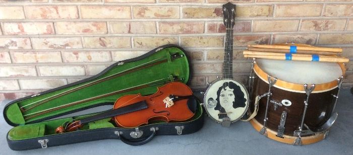 Vintage Ludwig drum with sticks & canvas case (violin & banjolele are SOLD)