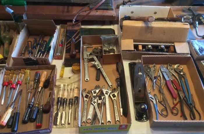 Assorted hand tools - note Bailey No. 5 plane
