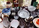 Miscellaneous kitchen dishes, etc.
